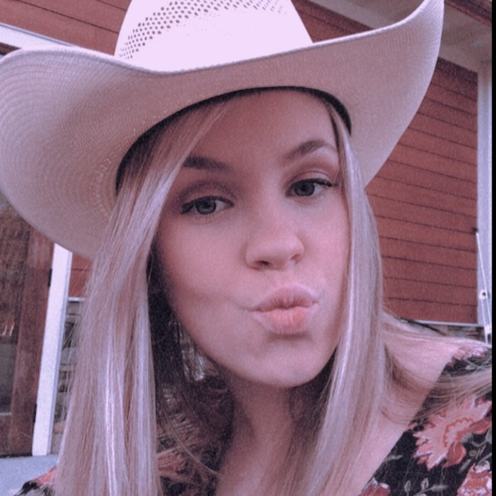 Meet your Posher, Carlie